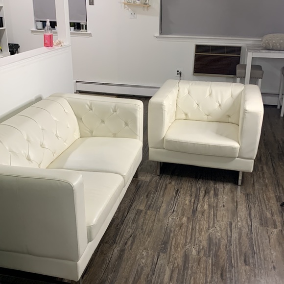 Two piece sofas - Picture 1 of 15